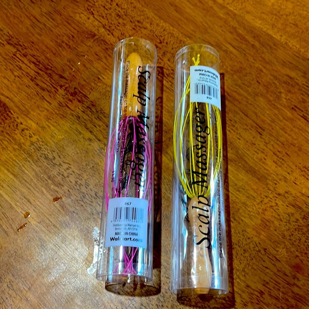 Scalp massagers x2